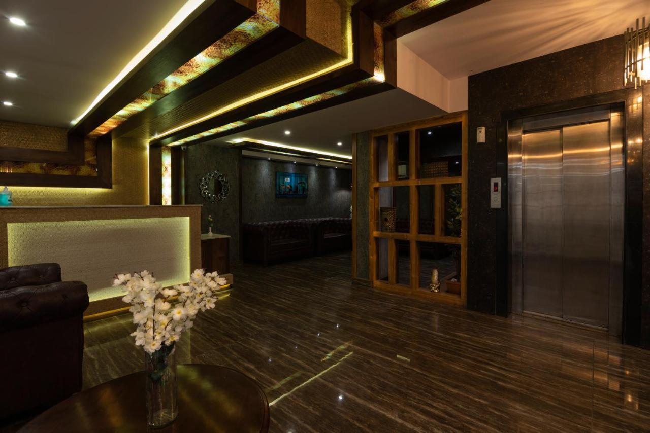 Hotel Monarch International Bangalore Exterior foto